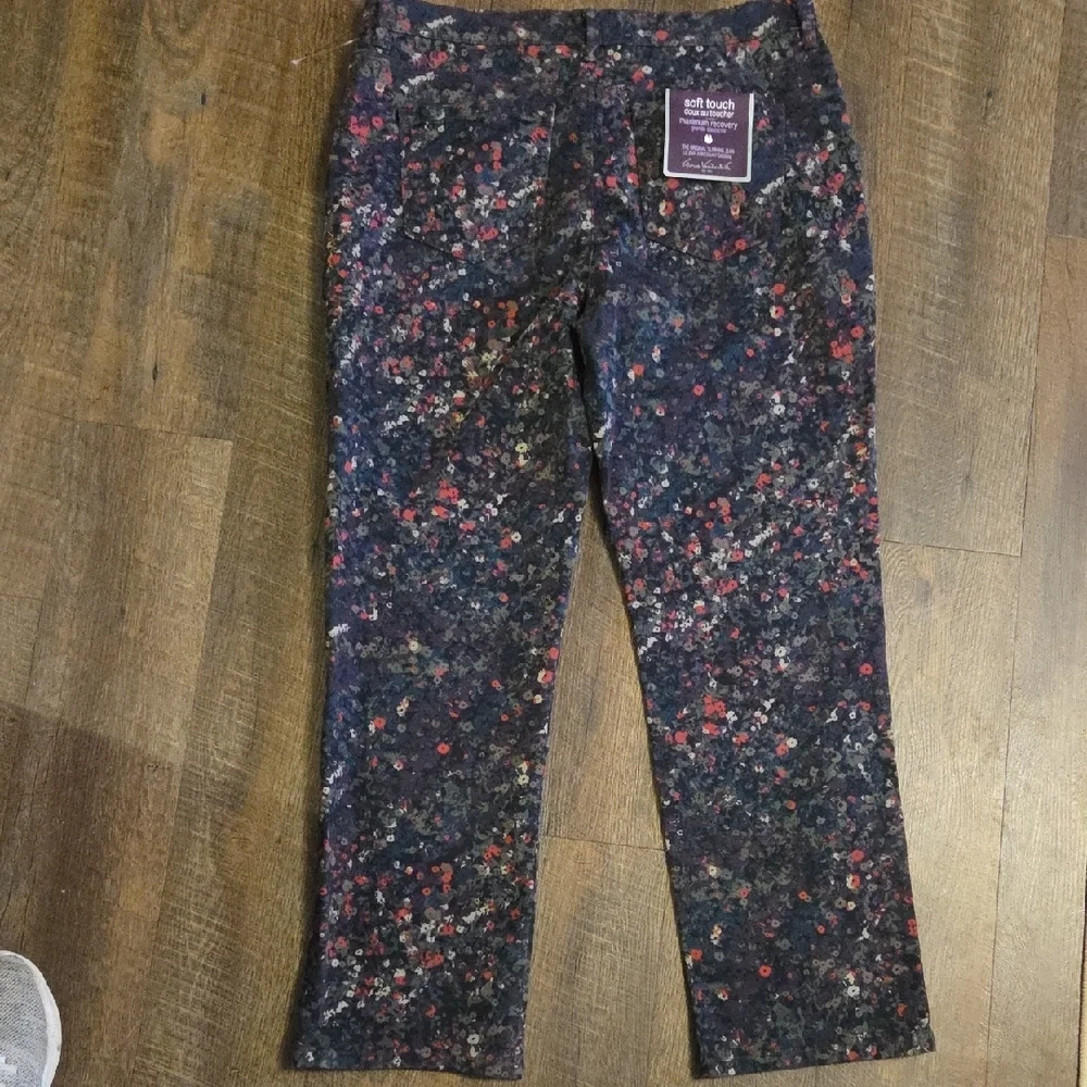 Gloria Vanderbilt Navy Floral Slim Jeans with Red & Pink Blossoms - Picture 3 of 8